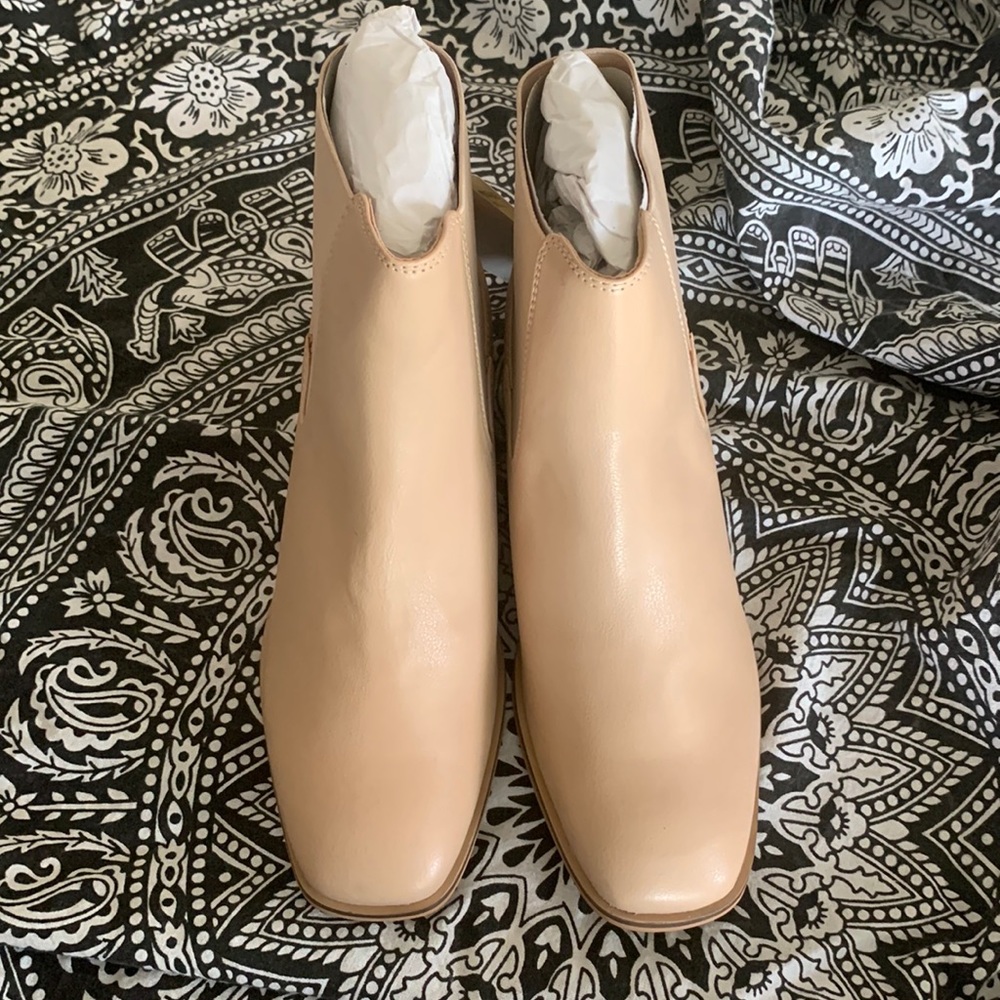 Amazon Essentials Boots